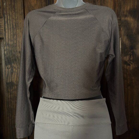 Move Theology Women’s Athletic Long Sleeve Top - Picture 2 of 10